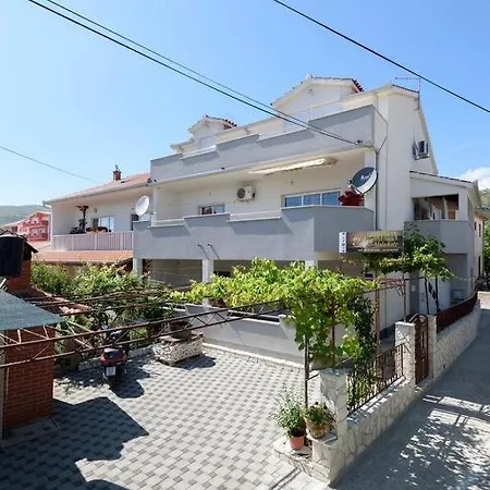 아파트 Apartment Trogir