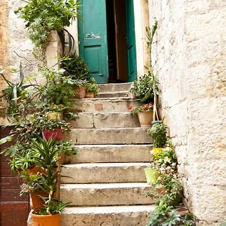 Apartment Trogir * تروغير